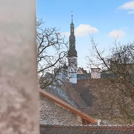 Апартаменти Old Town Penthouse 2 Bedroom On Two Floors