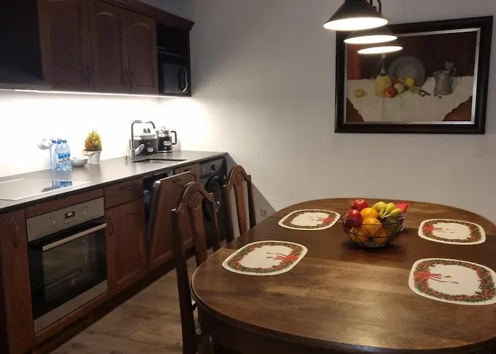 Old Town Penthouse 2 Bedroom On Two Floors דירה