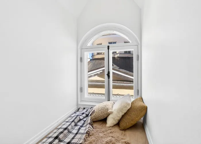 Old Town Penthouse 2 Bedroom On Two Floors Апартаменти Таллінн