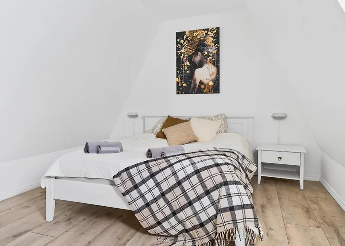 Old Town Penthouse 2 Bedroom On Two Floors