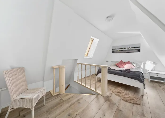 Old Town Penthouse 2 Bedroom On Two Floors Апартаменти *