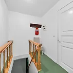 Old Town Penthouse 2 Bedroom On Two Floors Апартаменты