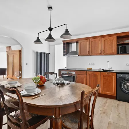 Old Town Penthouse 2 Bedroom On Two Floors * Ταλίν