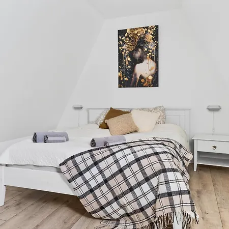 Old Town Penthouse 2 Bedroom On Two Floors