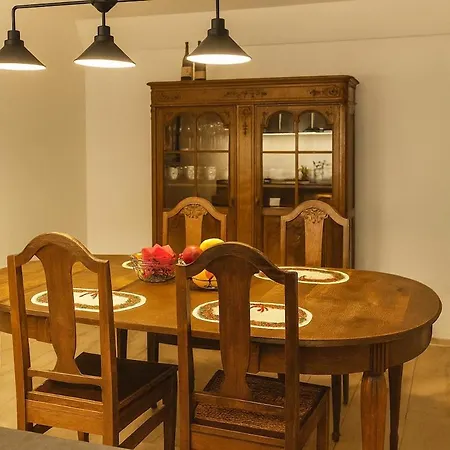 Old Town Penthouse 2 Bedroom On Two Floors 아파트 *