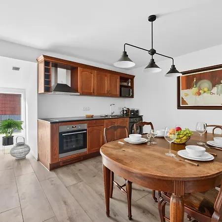 Old Town Penthouse 2 Bedroom On Two Floors