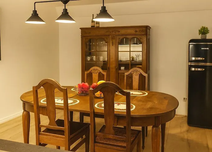 Old Town Penthouse 2 Bedroom On Two Floors 아파트 *